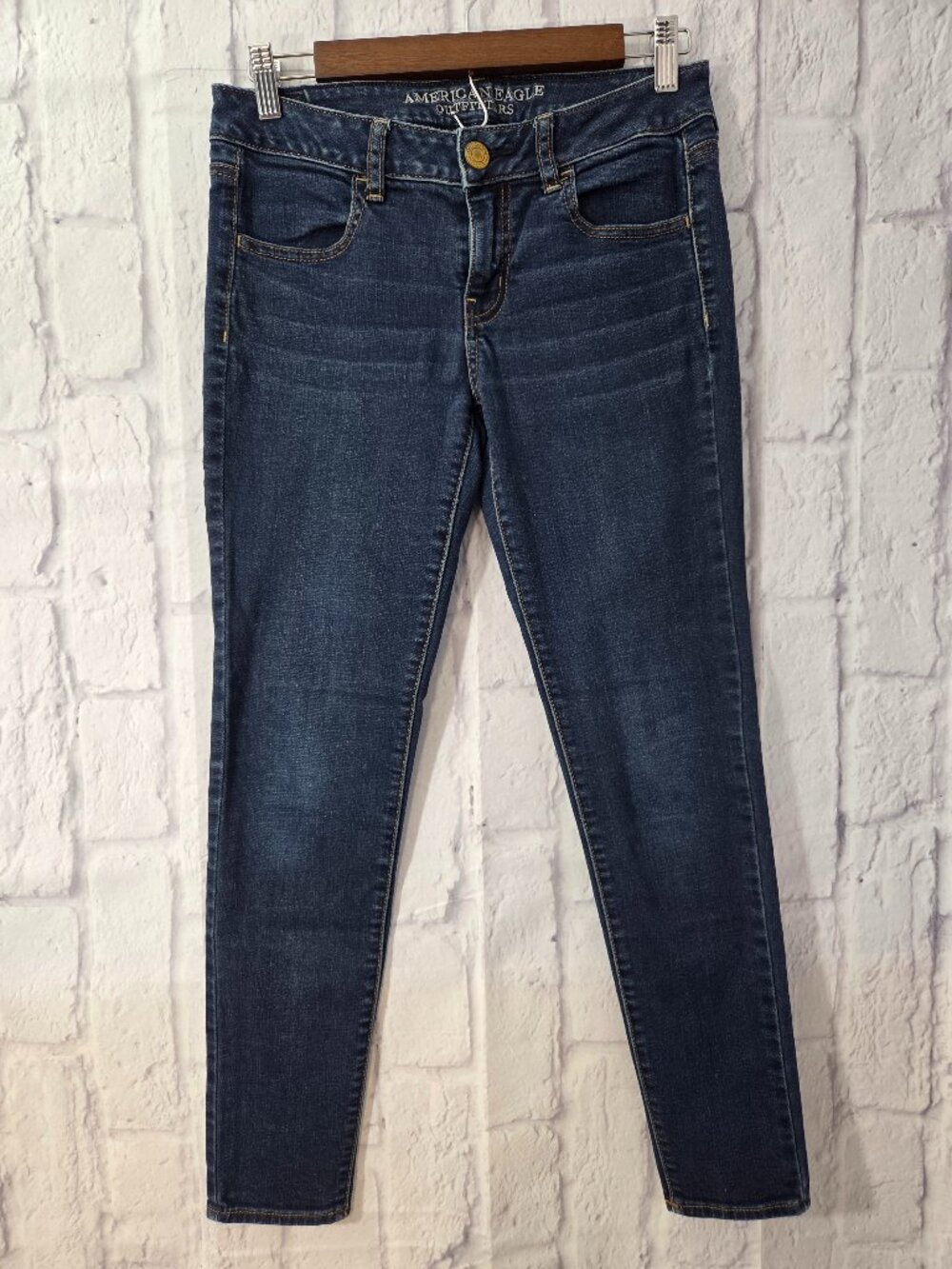 American Eagle Size 4 Medium Wash Denim Blue Mid Rise Skinny Leg Jean Jegging